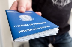 ‘Alta’ do emprego formal inclui trabalho precário e salário menor